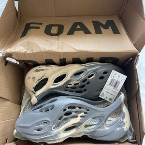 Yeezy Foam Runner- Moon Grey - Size 8